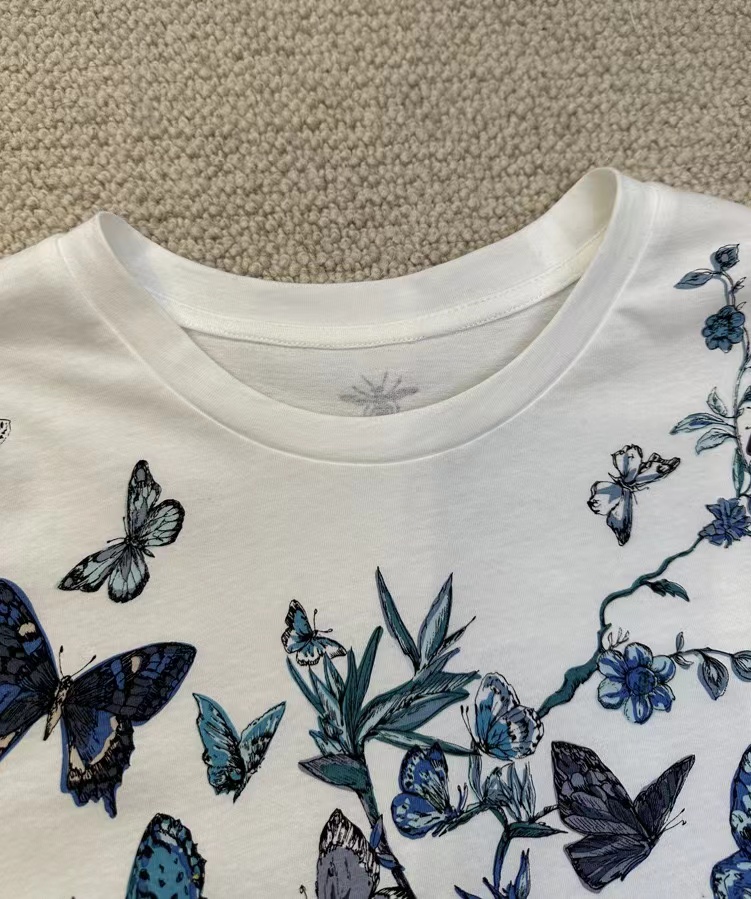 T-shirt feminina de grife, algodão com manga curta de borboleta, camiseta de manga curta feminina de qualidade de verão, tudo