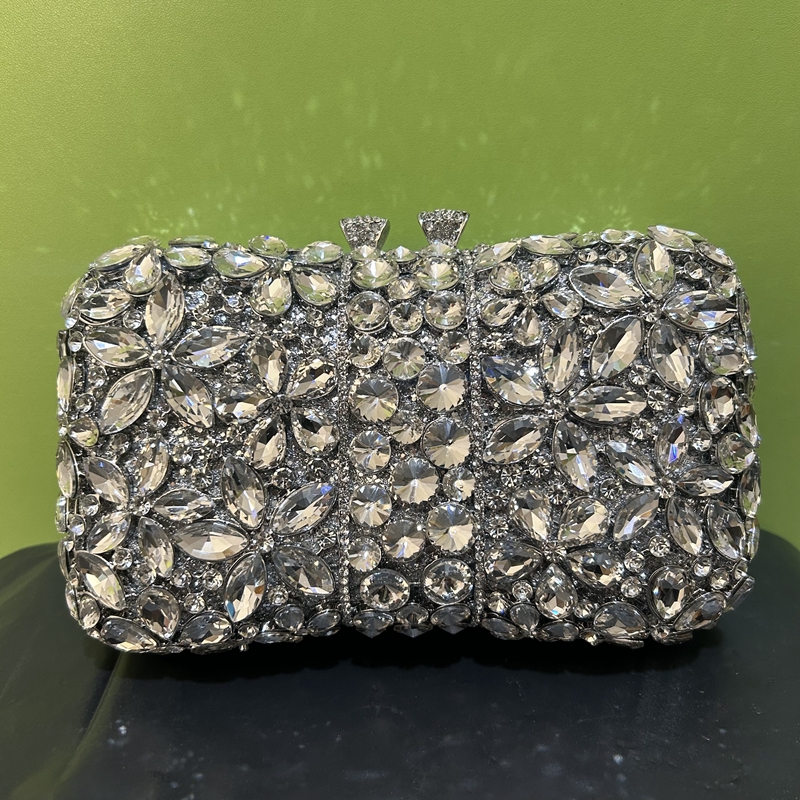 2023 NIEUWE GREEN/GOUDEN STREEKEN KOPPELINGEN DIAMONDEN DIAMAND TRUWD TAGS Women Crystal Evening Clutches Tassen Lady Chain Party Clutches