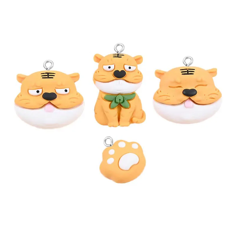 Novos encantos fofos de resina de tigre para colar bracelete pingente de pingentes DIY Bedrings Keychain Fashion Jewelry Acessórios