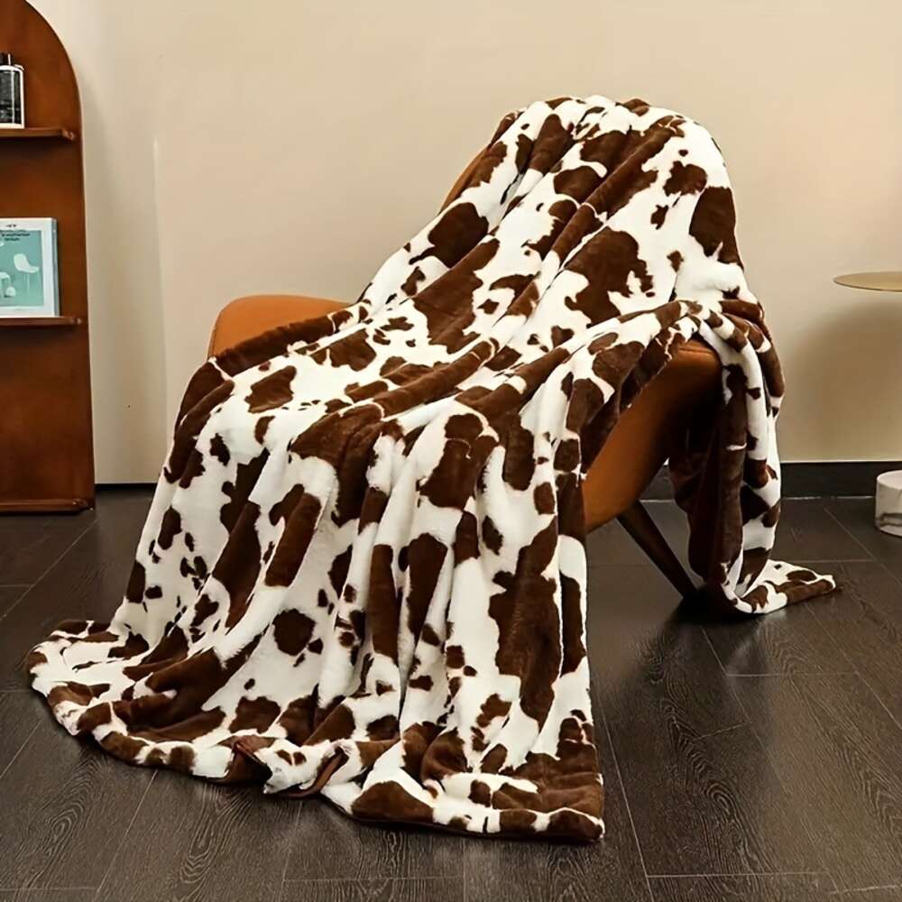 All-season Stain-resistant Cow Print Flannel Blanket - Cozy, Tropical Style, Easy Maintenance