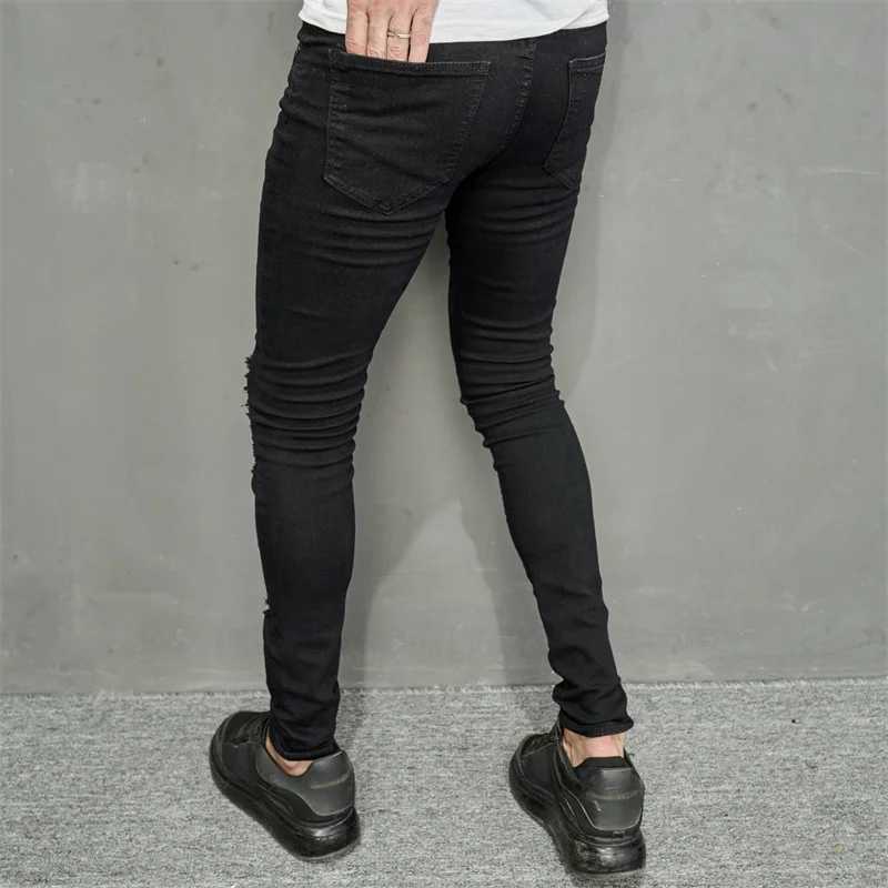 Herrbyxor streetwear mens fashionabla hål svart tight jeans mens vår jogging casual blyerts denim byxor herr byxor j240409