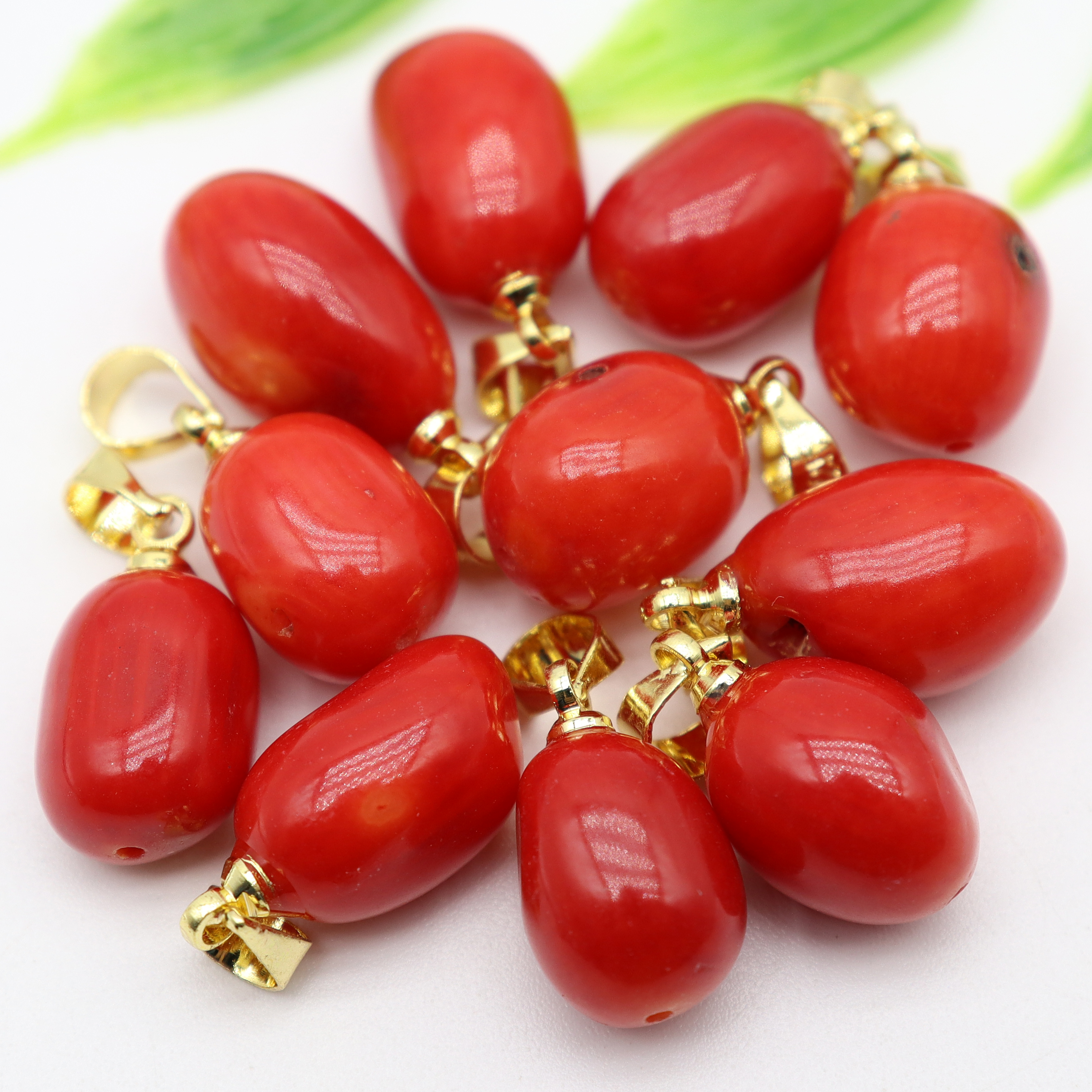 Natural Red Coral Pendant Sea Bamboo Oregelbundet utsökta för smycken som gör DIY -halsband örhängen Charms Handgjorda tillbehör 2cm