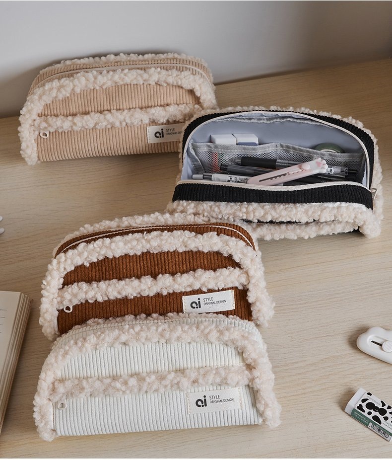 Corduroy Solid Color Pencil Case ، علبة قلم رصاص متخصصة ، حقيبة تخزين قرطاسية كبيرة السعة ، العطر الصغير ، الأناقة الكلاسيكية