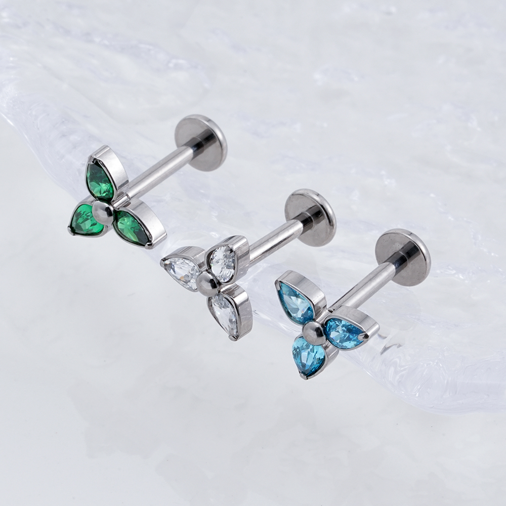 Höger Grand ASTM F136 Titanium Triple Flower CZ Helix Brosket Tragus Stud örhänge Labret Internt gängad platt bakre piercing