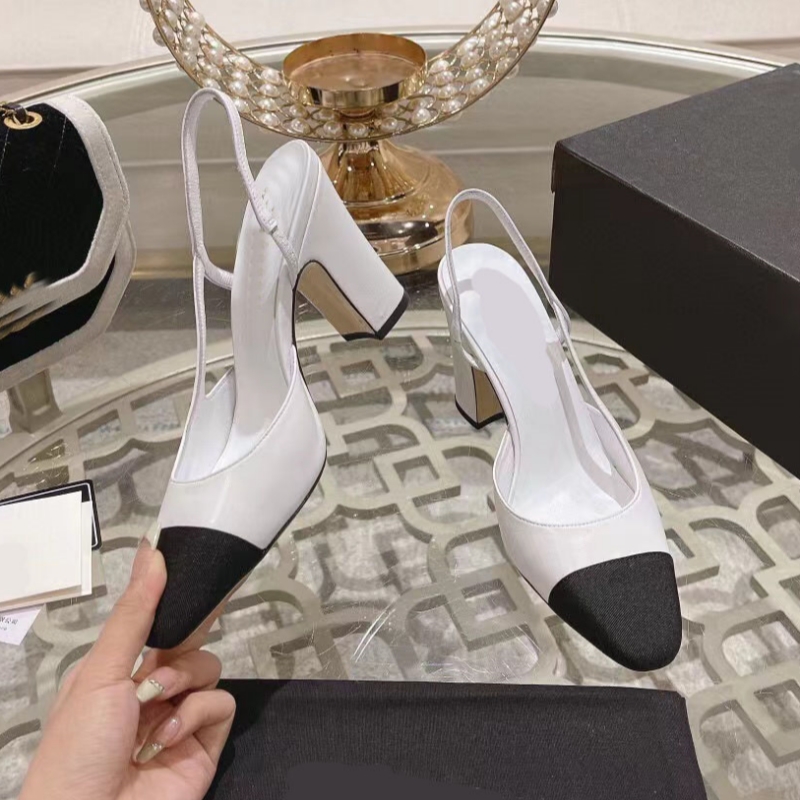 Högkvalitativa kvinnors högklackade sandaler Summer Luxury Designer Läder Sexiga festskor Matchande Color Chunky Heels Wedding Shoes Designer Women's Leather Strap Box