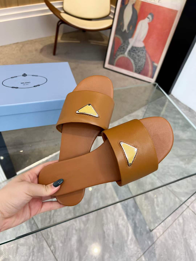 Fashion Women Beach Triangle Slippers Sandals Slides Office Slip Flats Sliders Italy Delicate Brown Rubber Leather Simple Designer Casual Hotel Slipper Box EU 35-43