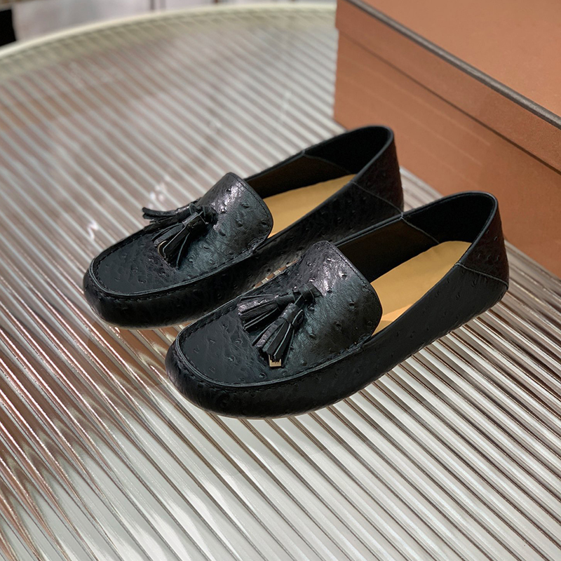 Lågmässigt lyxiga kvinnors loafers vår 2024 Ny unik Tassel Design Comfort Foot Foe Foe Foote Foote Foot