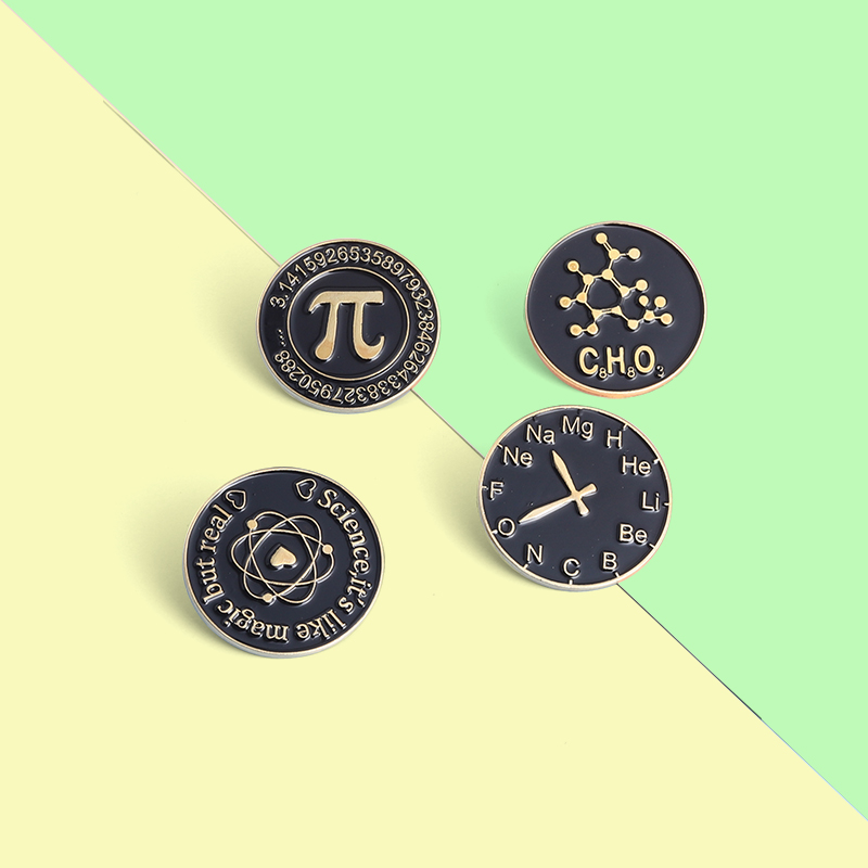 Ciencia y química reloj Fórmula matemática Pins de esmalte Tabla periódica de elementos Broches Insignia Accesorios de joyería