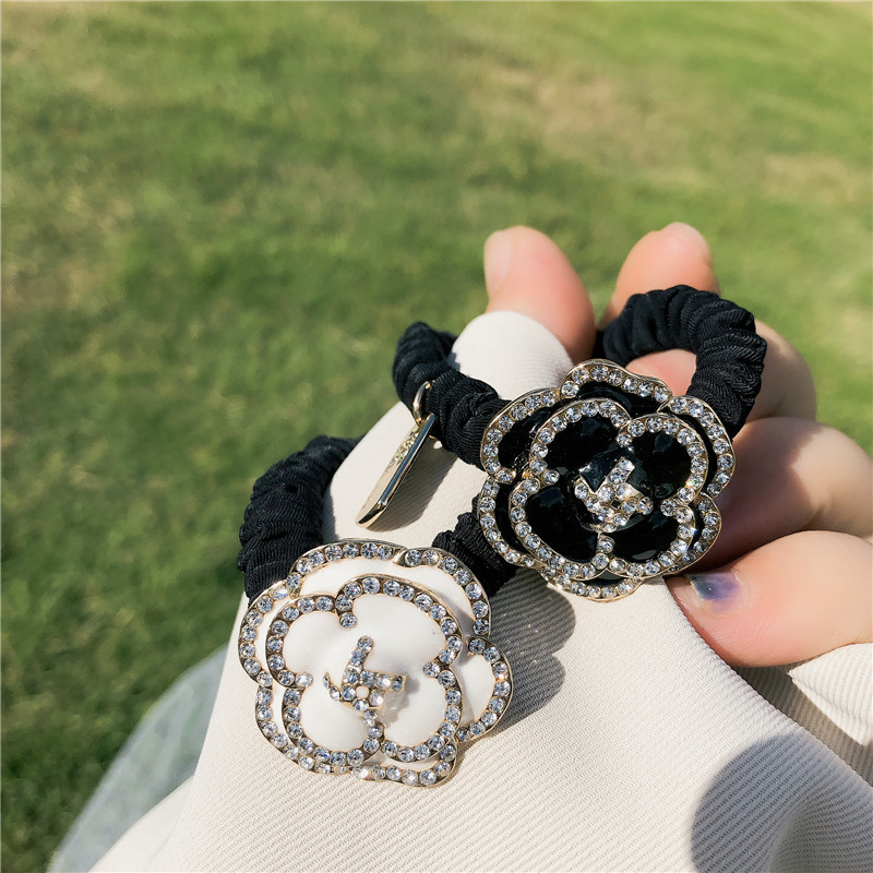 Luxury Camellia Flower Hair Ties Scrunchies CC Hair Bands Rope Ponytail Holder with Rhinestone and Pendants Christmas Gfts