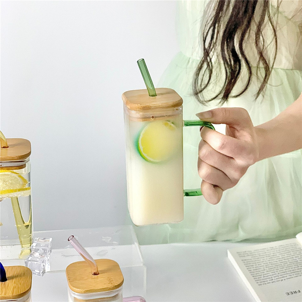 Tazza di vetro quadrata da 400 ml con coperchio di bambù e paglia di gocce di caffè ad alta temperatura Vino freddo succo di succo d'acqua in vetro