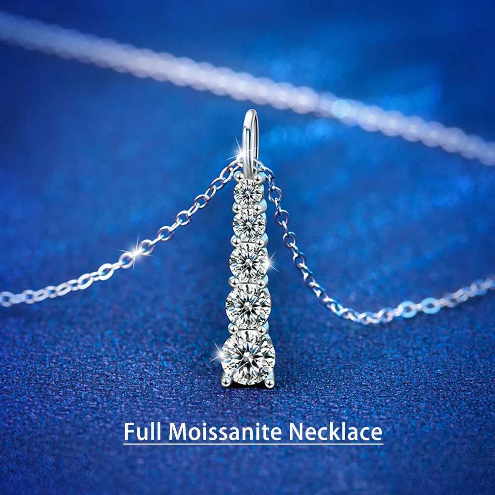 Kolye Kolyeler Serenity D Renk 5 Taş Tam Moissanite Kolye Kolye Kadınlar için S925 Gümüş Pırlanta Düğün Bankaları Kaplama PT950 Fine Jewelry 240410