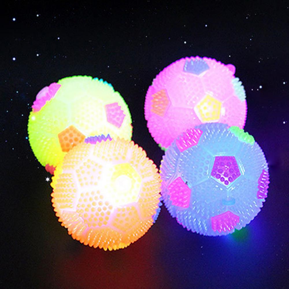 Светодиодные игрушки детские детские светодиодные надувные мячи, мигающие футбольные светящиеся футбольные скрипучие звуковые игрушки Garden Beach Game Детские игрушки