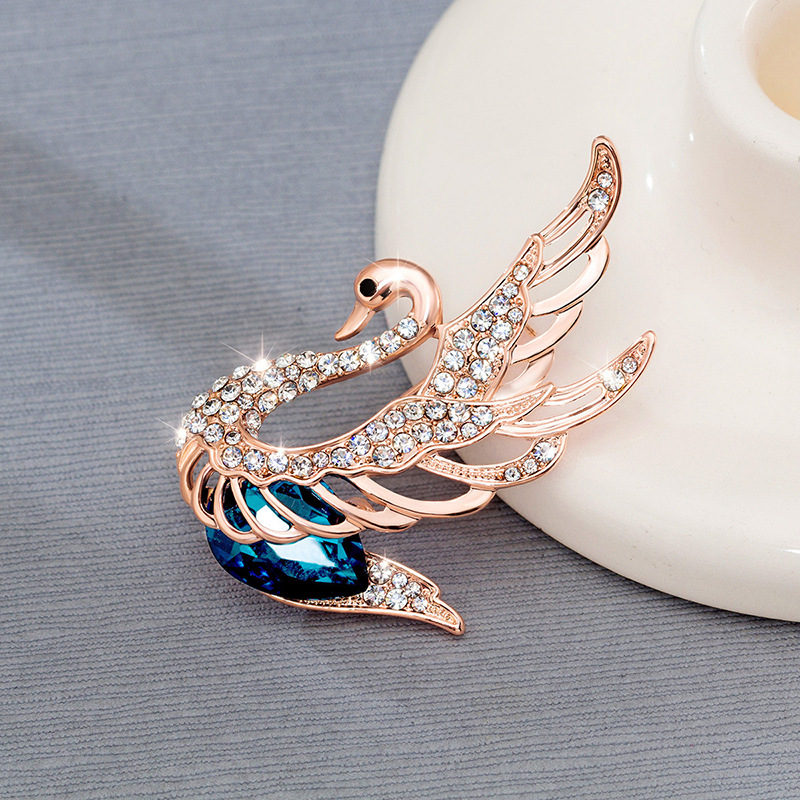 Glanzende Stregan Swan Open Wings Animal Broche Alloy Goose Birds Broches For Women Rapel Pins Jurken Summer Wedding Sieraden