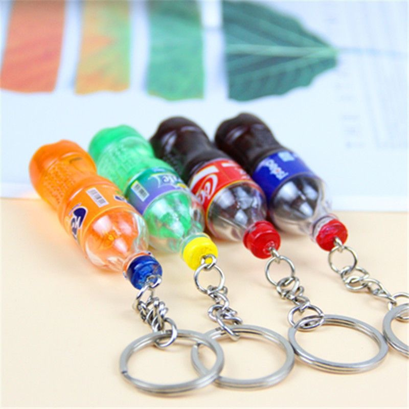 Bouteille de boisson simulée Keychain Resin Doll Couple Chain Chain Men Femmes Sac Sac Pendant Enfants mini bouteille de boissons en conserve