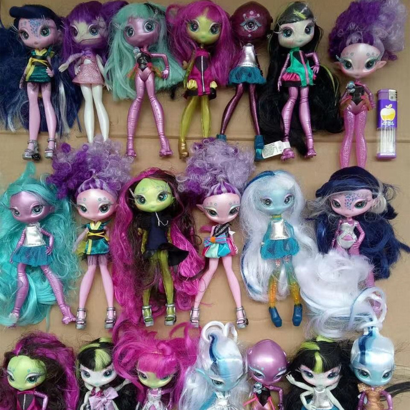 Oryginalny wiersz Una Werset Monster Doll Toy Novi Star Doll Long Hair 18cm Figur Ubrania Akcesoria DIY Zabawki