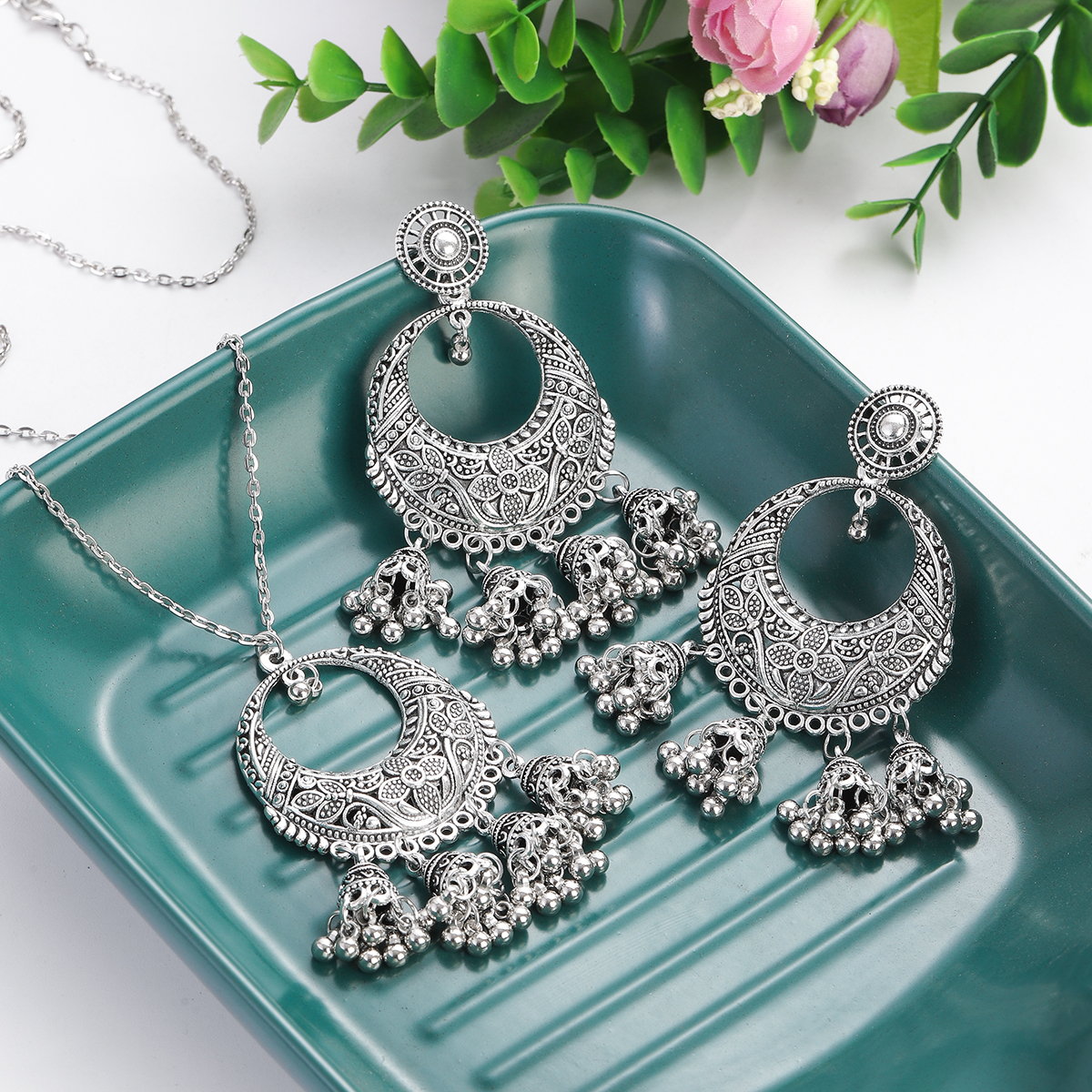 Conjunto de joias étnicas prateadas com sinos e borla, brincos geométricos esculpidos com flores vintage femininas, joias indianas