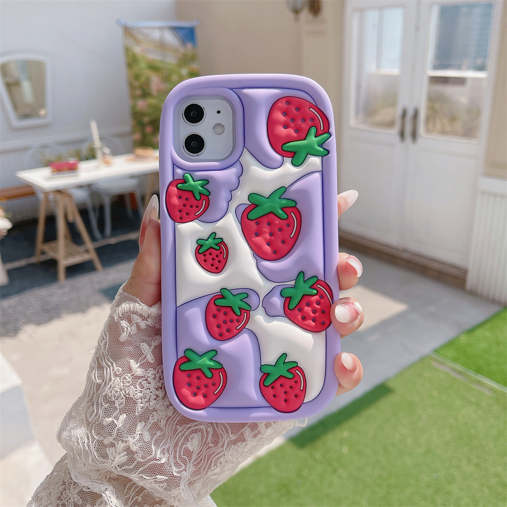 Étui en silicone à la fraise 3D Corée des feuilles vertes délicieuses pour iPhone 14 Pro Max 11 12 13 XS XR 6 7 8 Plus couverture d'amortisseur mignon