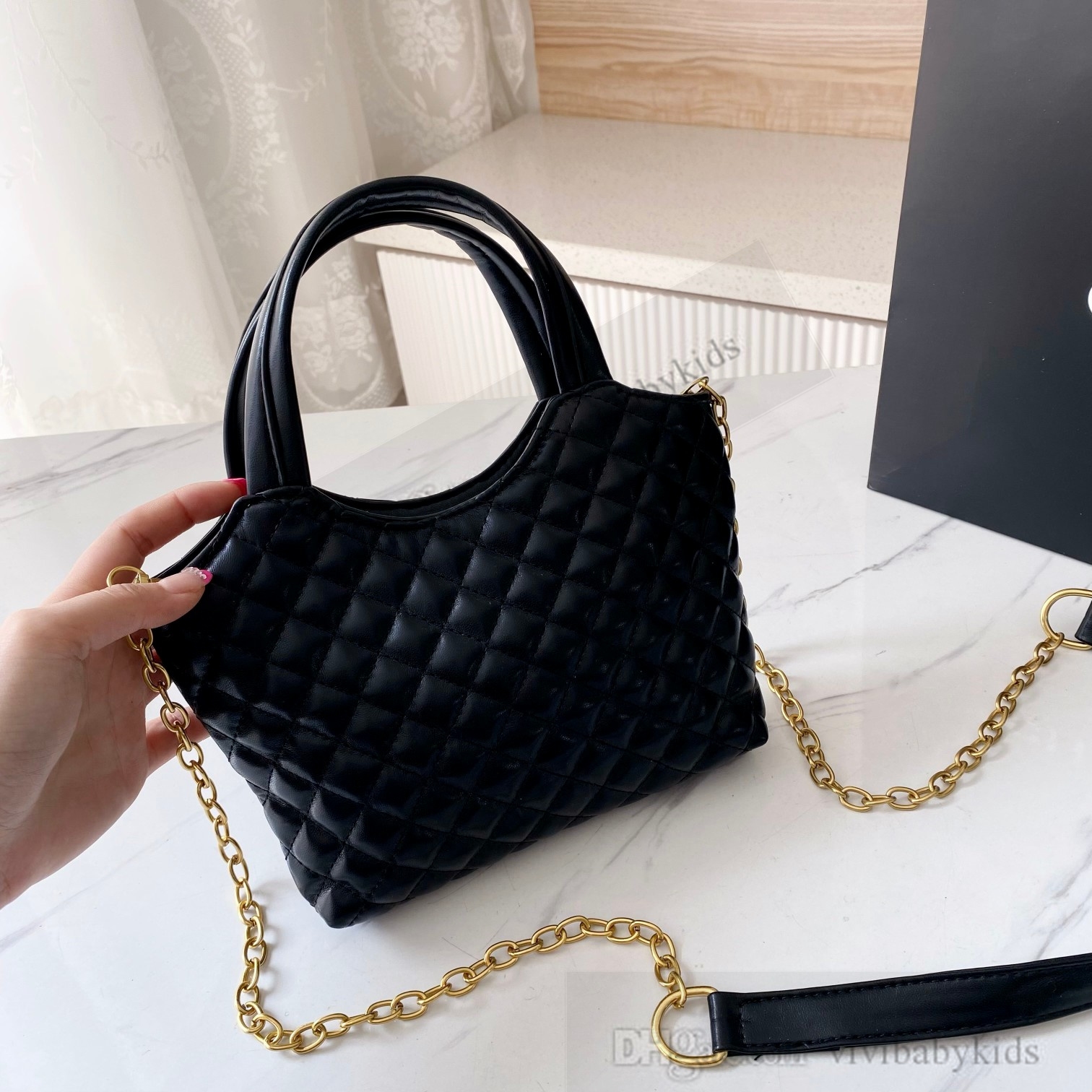 Fashion Girls Quality Dumplings sac à main Luxury Kids Metal Letter LETTER SACS SOGURS SAGS ENFANTS LATTICE PRICESS CROSSBOCKBOCK SAG S1321