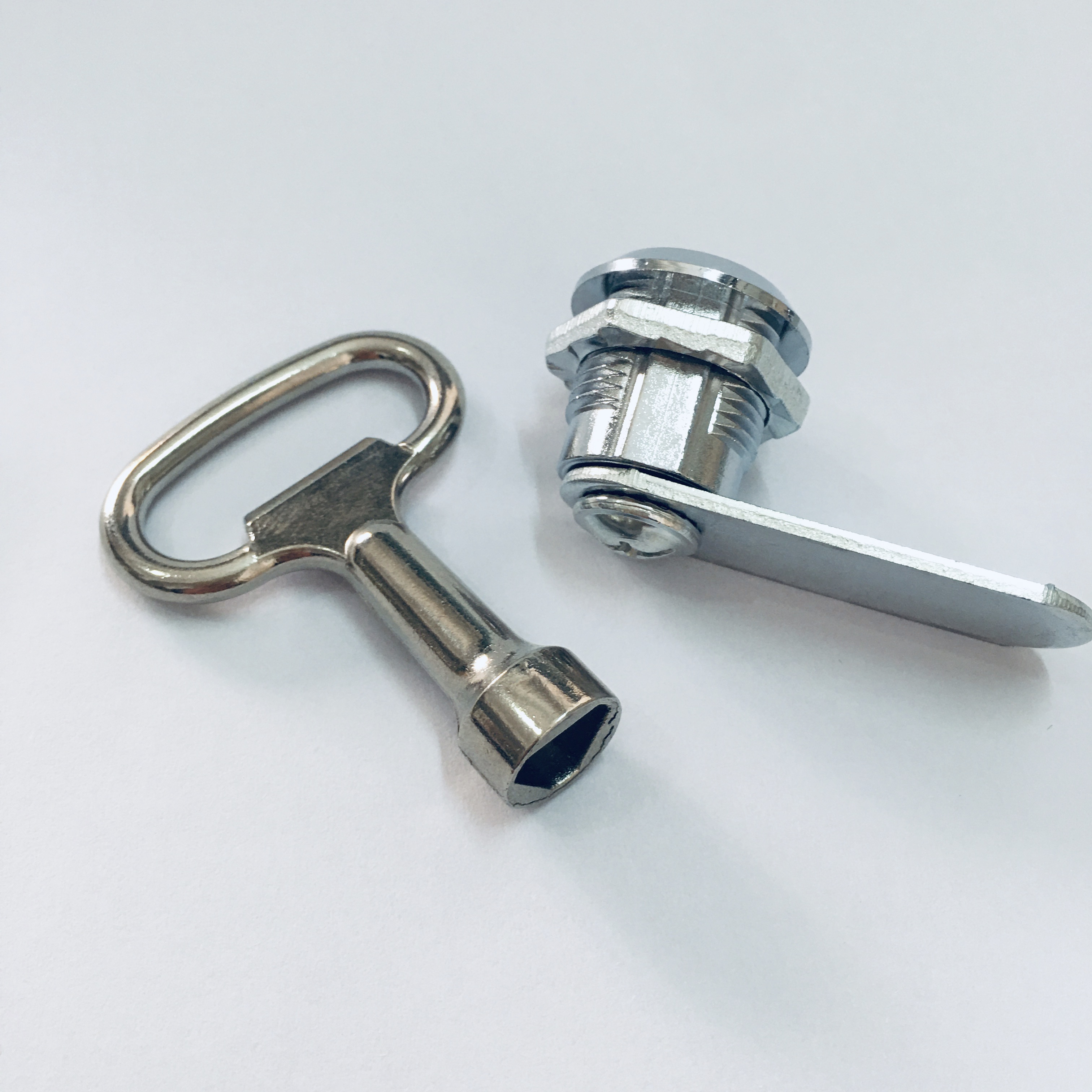 Small Triangle Lock MS705 Triangular Key METTER METTER LOCK METY GAS METRIC METRIC BOND CAM CAM LORK