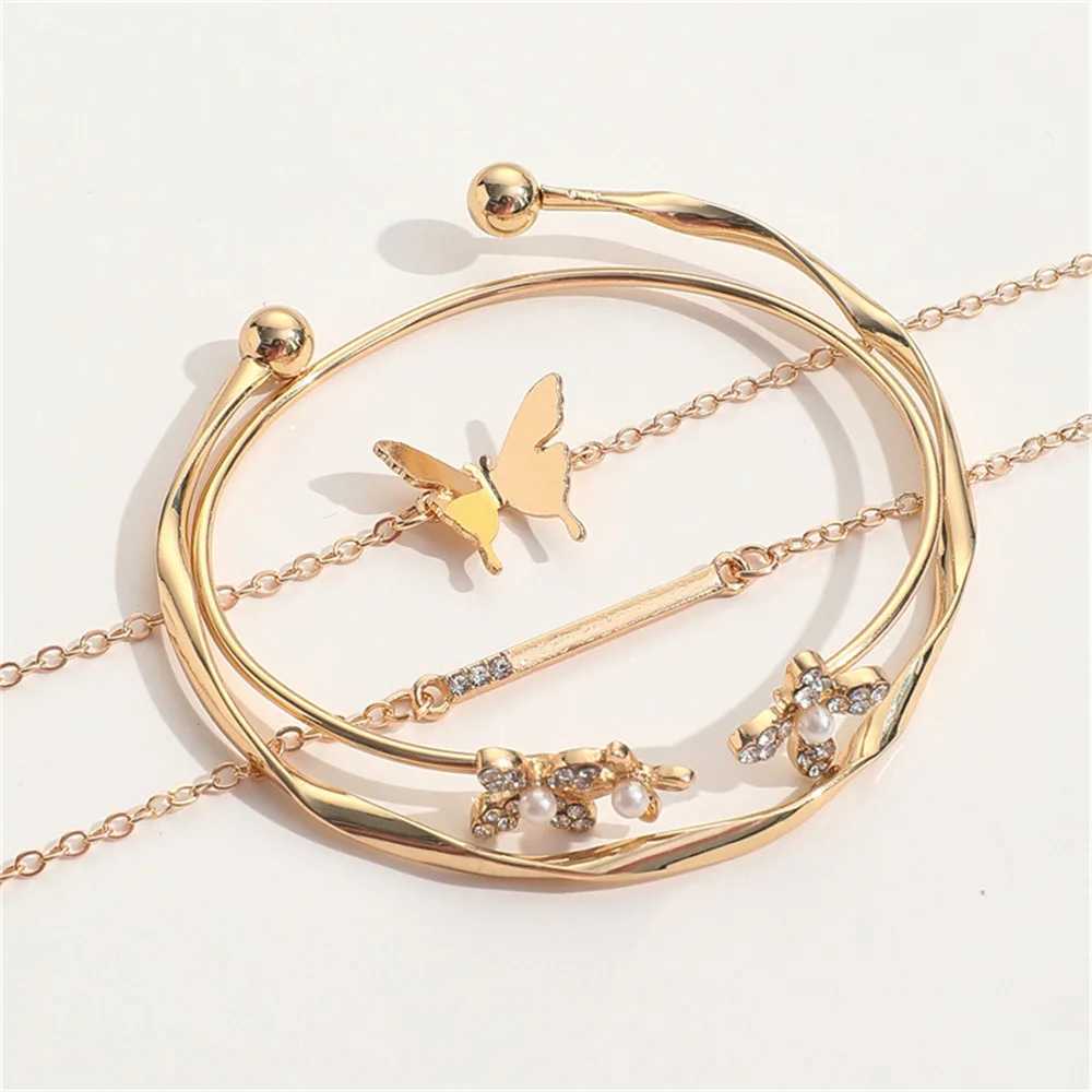 Bangle Vintage Gold Color Cuff Bracelet Set of 4 Stainless Steel Butterfly Bracelet Combination Fashion Elegant Bracelet Jewelry Gifts 24411