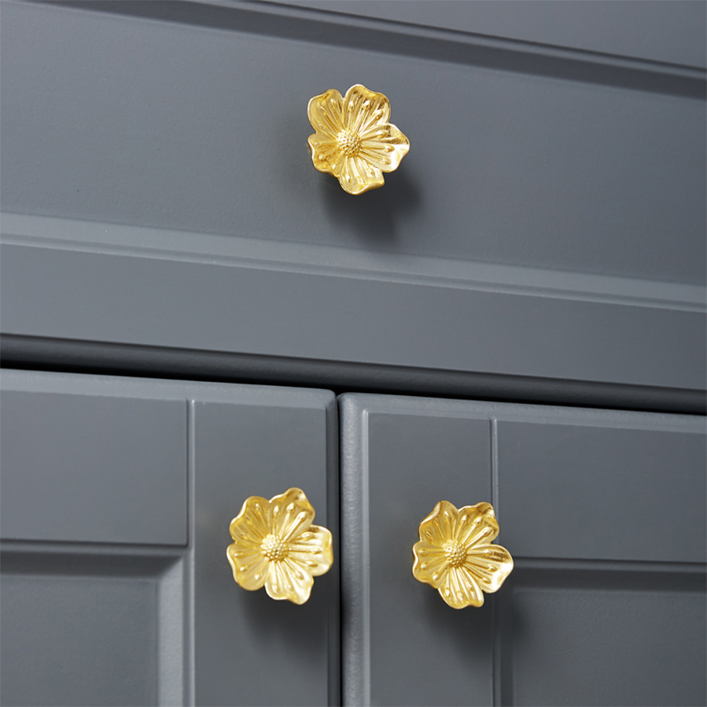 Mässing Cherry Blossom Cabinet Knobs Plum Blossom Design garderob Dörrhandtag Heminredning Dresser drar Golden Flower Drawer Knobs