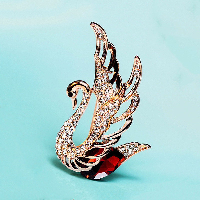 Glanzende Stregan Swan Open Wings Animal Broche Alloy Goose Birds Broches For Women Rapel Pins Jurken Summer Wedding Sieraden