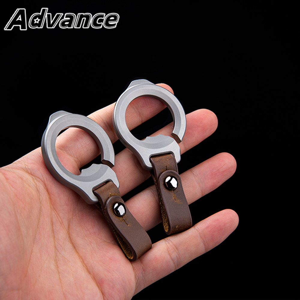 Titanium Alloy Leather Taile Boucle boucle Keychain Bottle Opender Car Pendentif Portable Multifonctionnel EDC Outdoor Tool