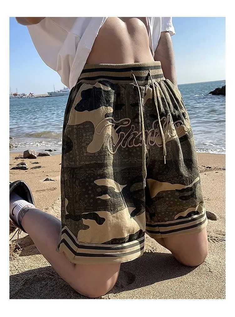 Shorts masculins pour femmes Camouflage broderie shorts d'été américains rétro-lâches vestiges de femme de vélo de cyclistes couples y2k j240409