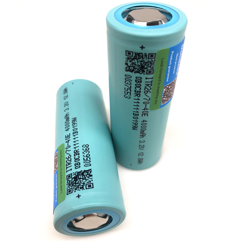 3,2V 26700 4000mAh Batterie LifePO4 Batteries haute puissance pour les panneaux solaires de stockage d'énergie de scooter électrique Éclairage LED