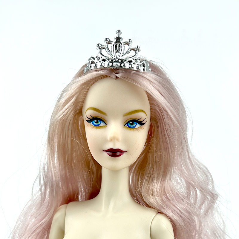 10stMulti-stil Random Plastic Crown Tiara för Barbie docktillbehör 1/6 BJD Dollhouse Hair Accessories Barnleksaker