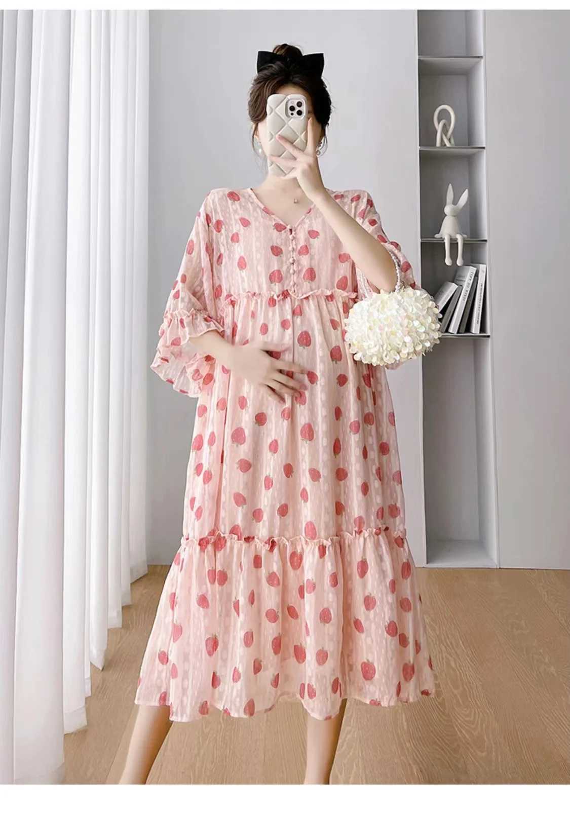 Vestidos de maternidade New Arriveal 2023 Skirt Maternity Dress Summer Summer Romantic Rink Strawberry Fashion Plus Size Susndende Dress 240412