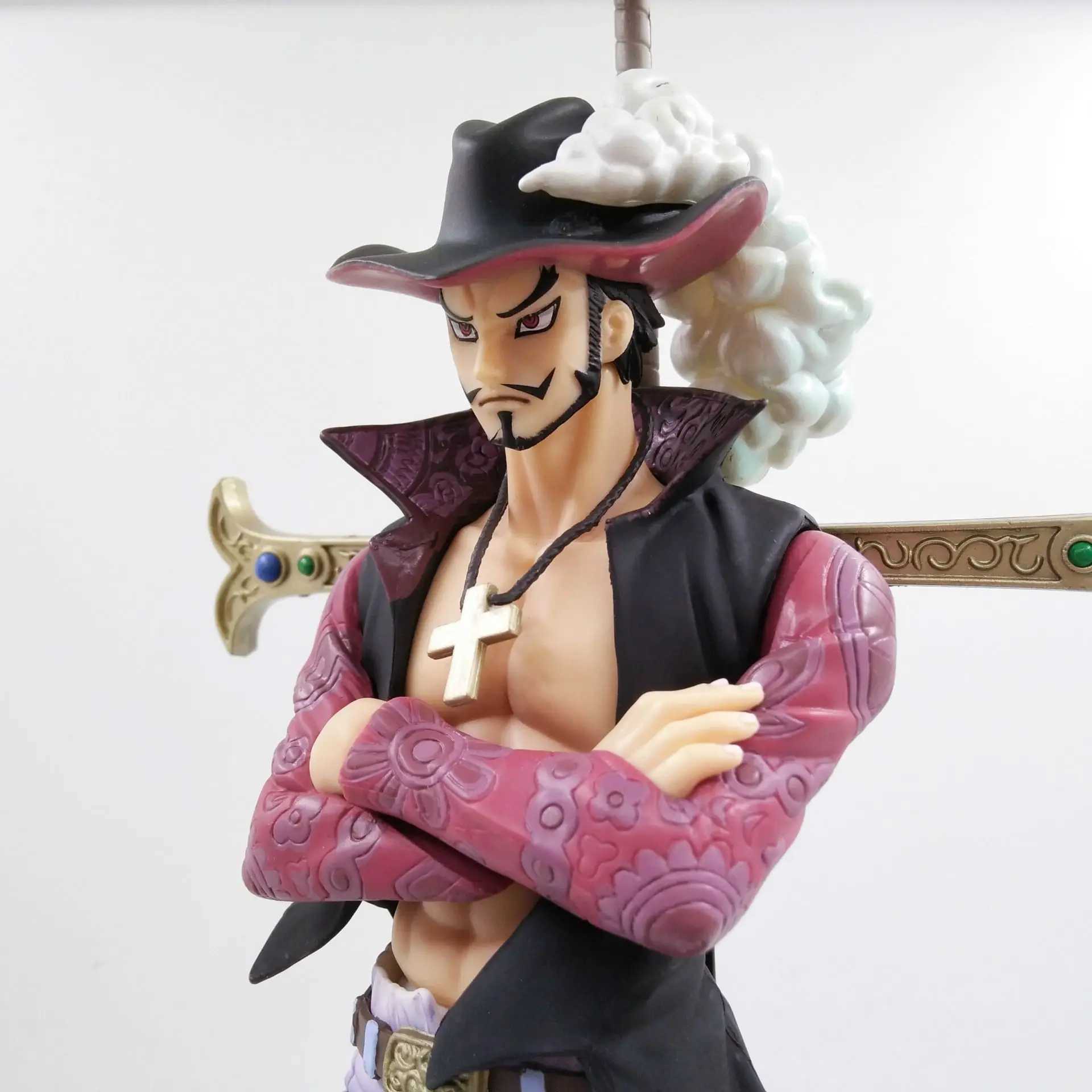 Comics Heroes 28cm anime One Piece Dracule Mihawk Eagle Eye Action Figur PVC Model Doll Toy Figurer Collectibles Ornament for Kids Gift 240413