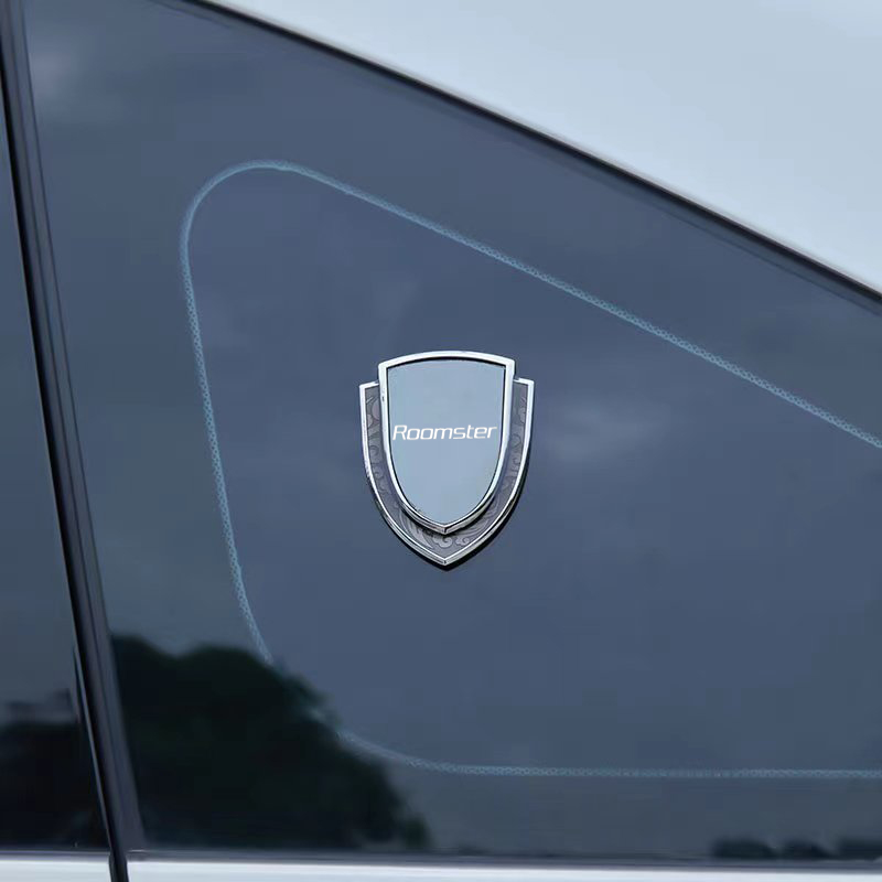 1 szt. Samochodowa Fender Naklejka Windows Naklejka do Skody Roomster Metal Label Sticker Label Emblem Chrome Car Accsesories