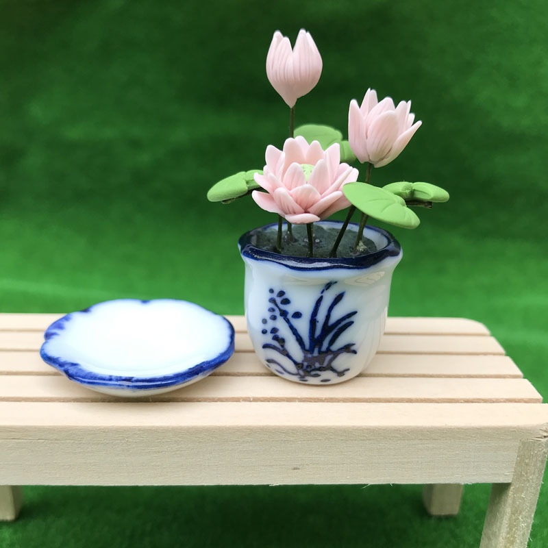 1:12 Mini céramique pot rose lotus bricolage à la main maison petite plante en pot petite fleur poupée de poupée de poupée miniatures décoration de scène