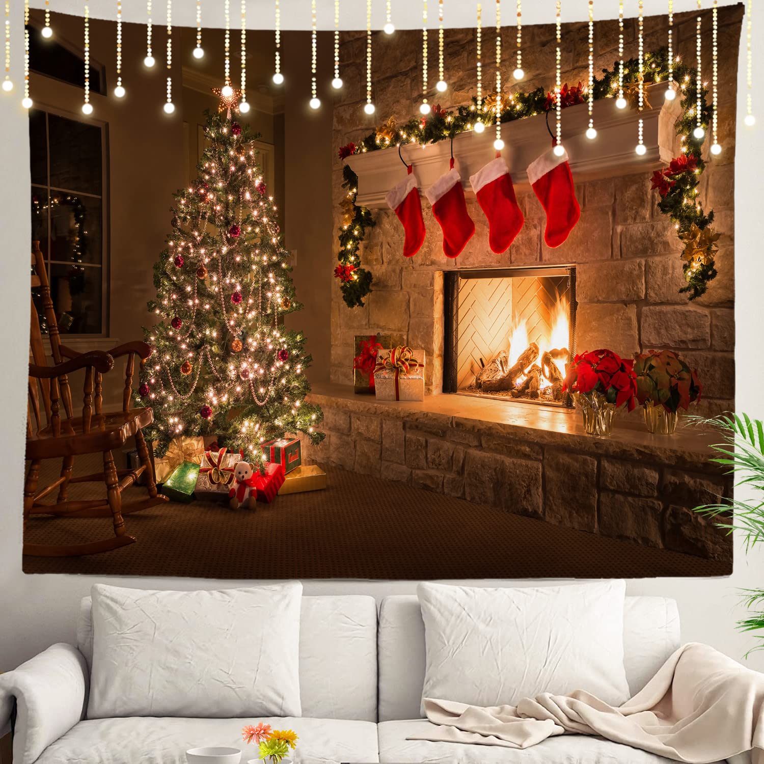 クリスマスツリーの壁タペストリー、光と贈り物で飾られた壁にぶら下がっている寮のリビングルームの寝室用の大きなタペストリーポリエステル