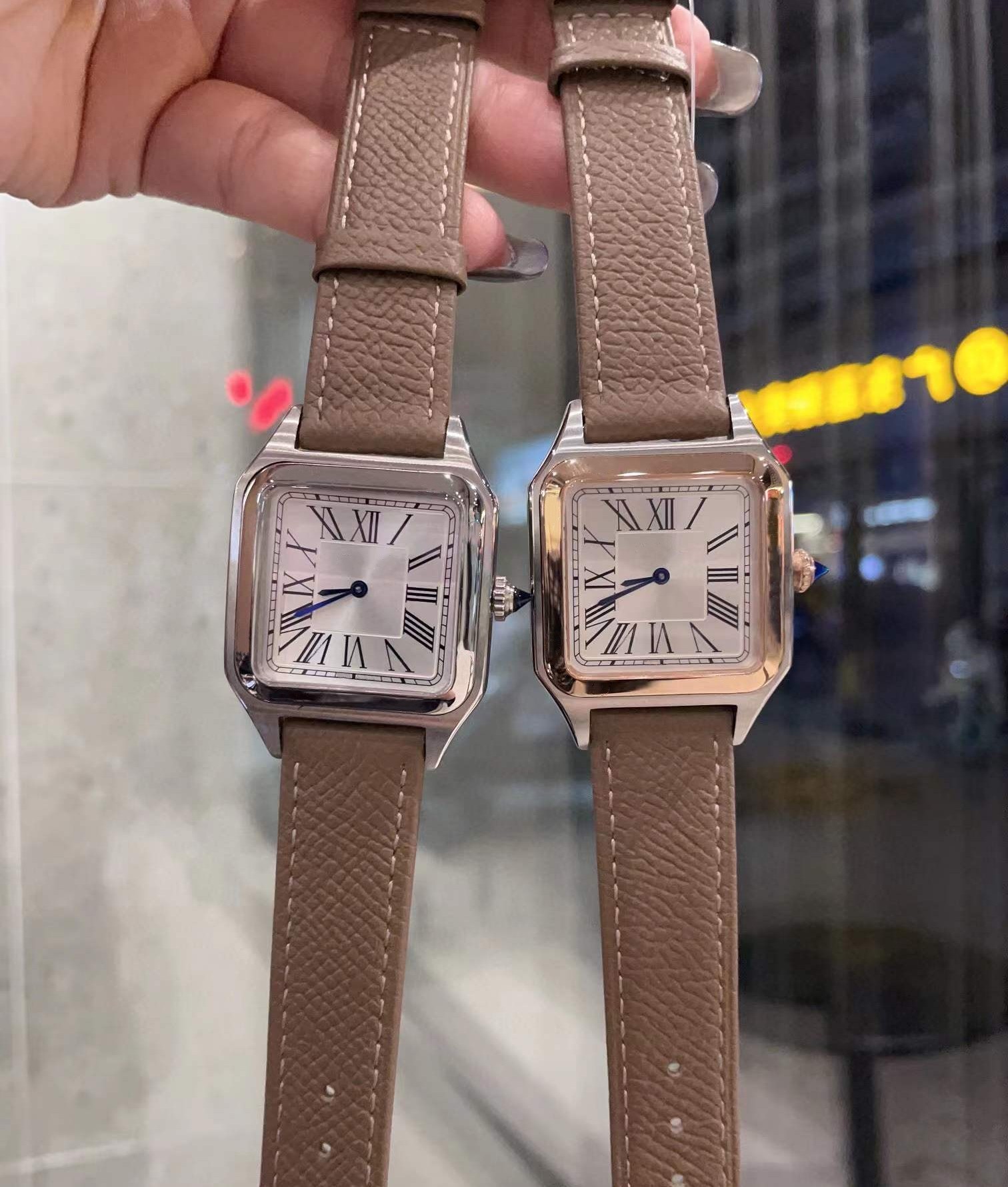 Fashion Femmes Numéro romain Quartz Watch Femelle Sapphire Glass Wristwatch Veilleur en cuir Vintage Gold plaqué Square Corloge Française Design Française