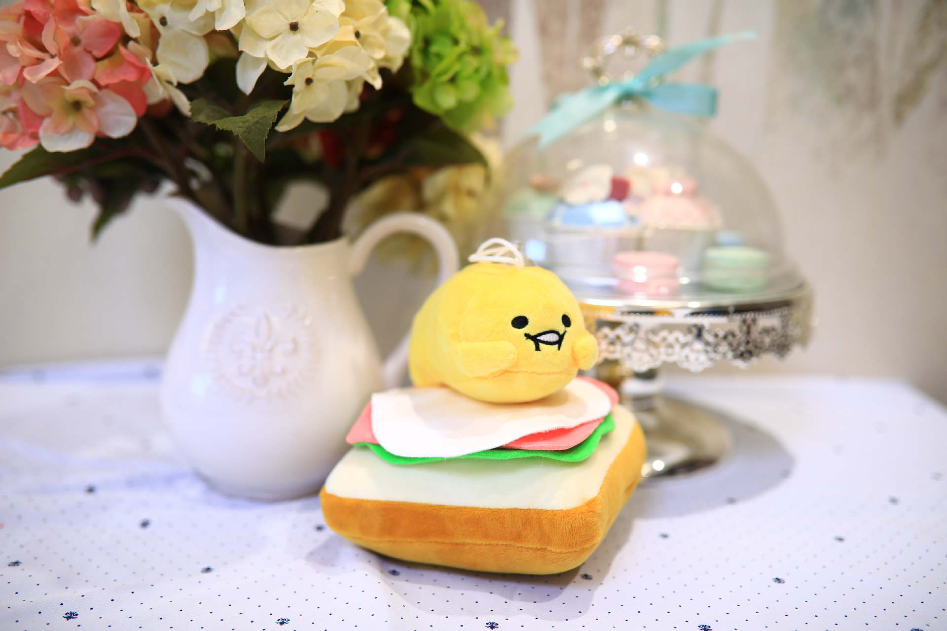 Söt Burger Egg Yolk King 20cm Doll Machine Plush Toy Festival Gift Birthday Children's Day Gift Par