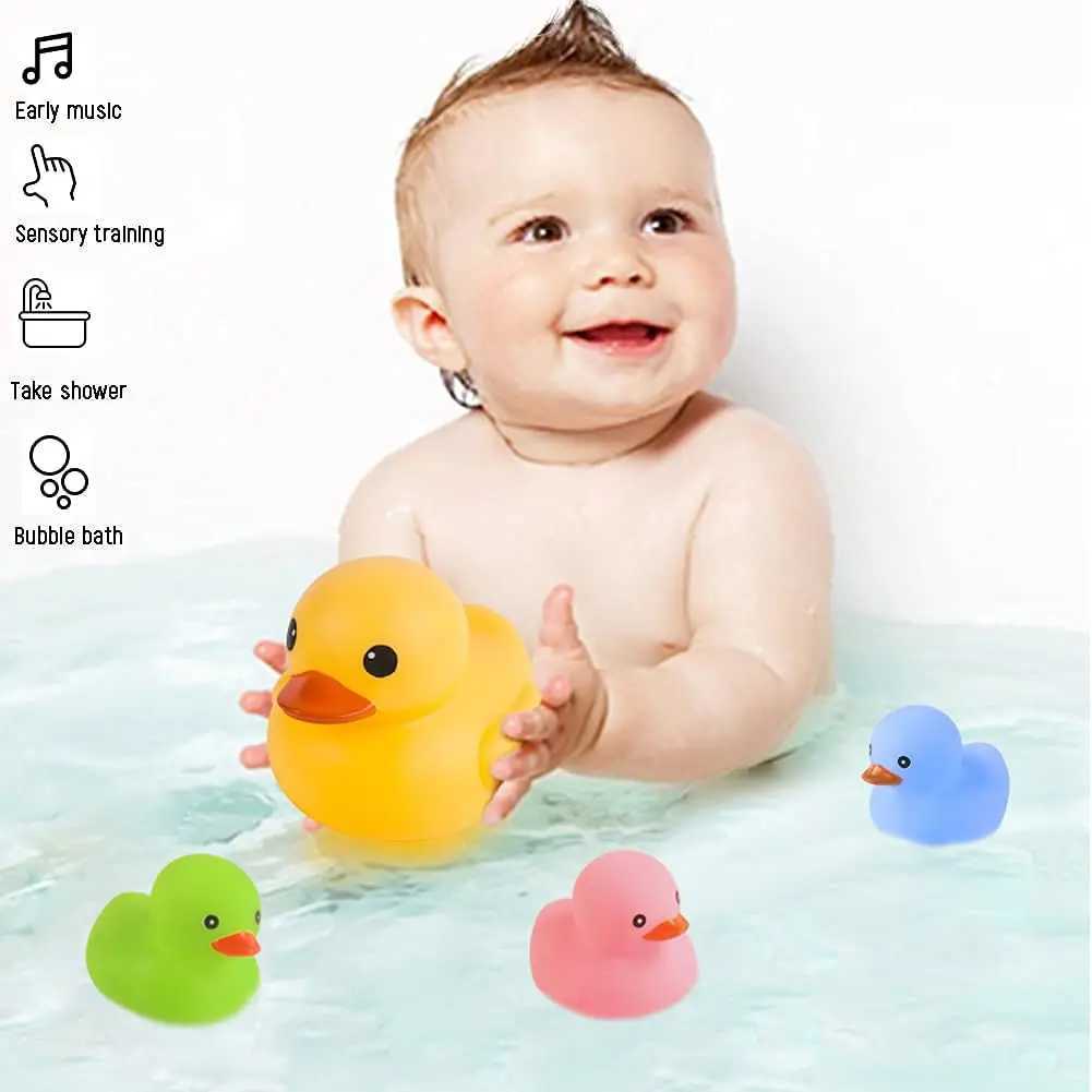 Bath Toys Bath Duck Toys 4st Family Rubber Ducky Float Squeak Baby Toddlers Förskolebadkar Dusch Toy 240413