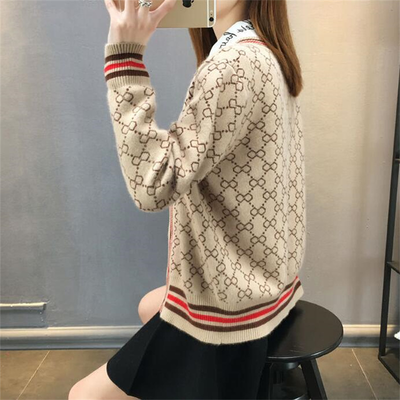 2024 Nouveau style chandails pour femmes Luxury Femmes Sweater Coat Luxury Brand de luxe Cardigan Tripted Ve Womens Fashion Lettre de mode à manches longues Pullor Colats Tops SIZE S-3XL