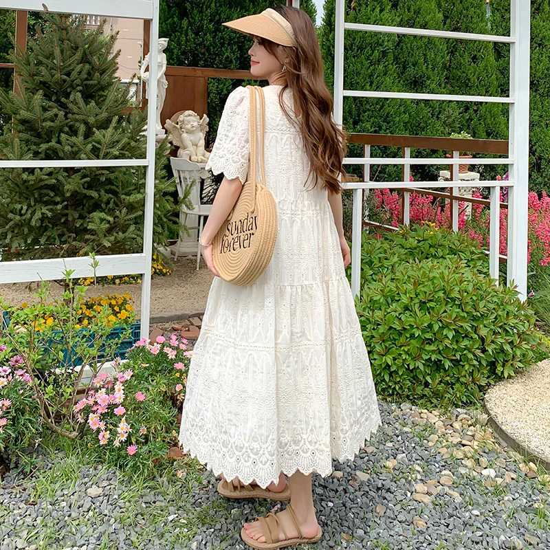 Robes de maternité 2024 Femme enceinte Robe en dentelle Summer Summer Short Oyck Hollow Out Maternity Cotton Robe Sweet Long Loose Princess Vêtements 24412