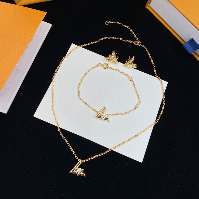 Met doos klassieke ontwerpers sieraden sets diamant v letter dames dames oorbellen ketting armbanden charme sieraden feest bruiloft mode sieraden