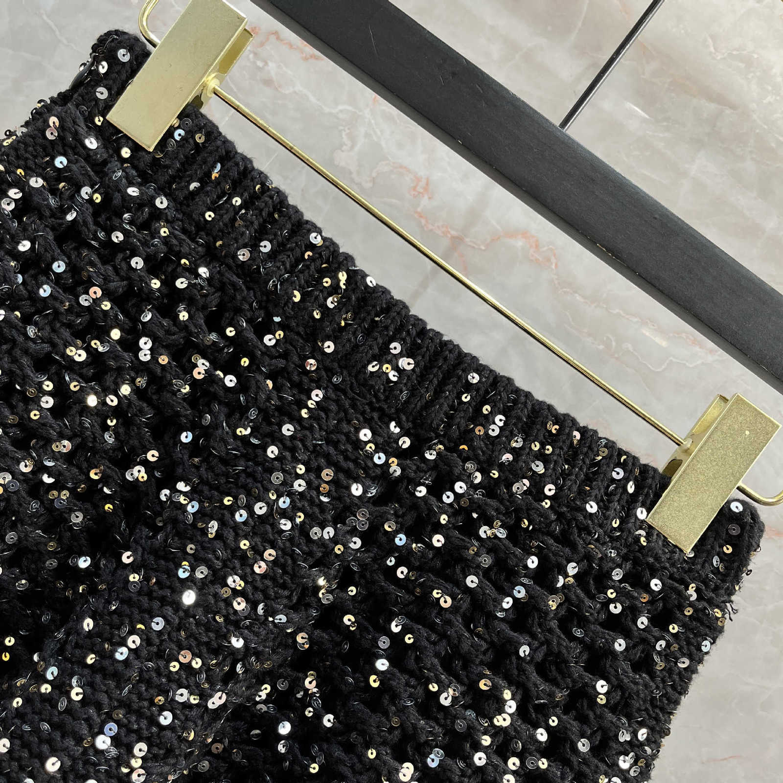 Frauen -Shorts -Designer 23 neue schwere Industrie Voll Perlen Dicke Tweed kleiner duftender Weste Set hohe Taille Schwarz gestricktes dreiteilige Hosen JQES