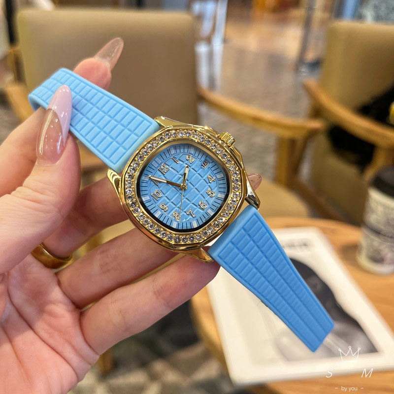 Luxe dames horloge diamant bezel 36 mm rubberen band ontwerper dame horloges topmerk polshorloges voor vrouwen kerstfeest moederdag aanwezig hoge kwaliteit van hoge kwaliteit