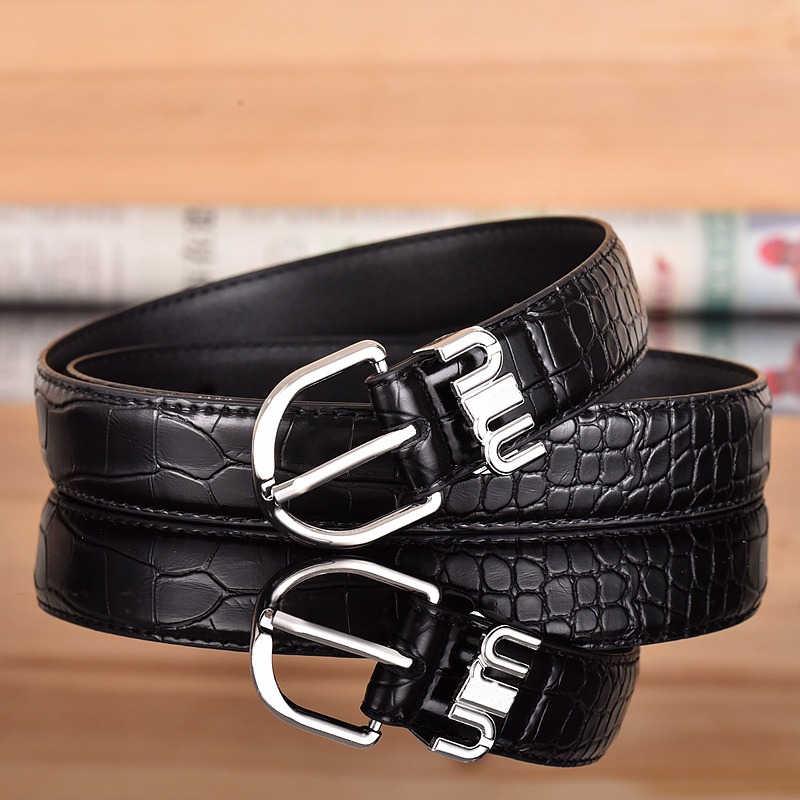 Lyxdesignbälte Män och kvinnor Neutral Letter Belt Classic varumärkeslängd 100-110 cm med utsökt presentförpackning