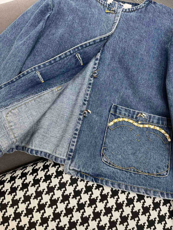 Frauenjacken Designer Frühling/Sommer Neue Nanyou Cha -Alterung reduzierender Mädchenstil Slim Spleißtasche runde Hals Single Breaced Denim Coat Mlox