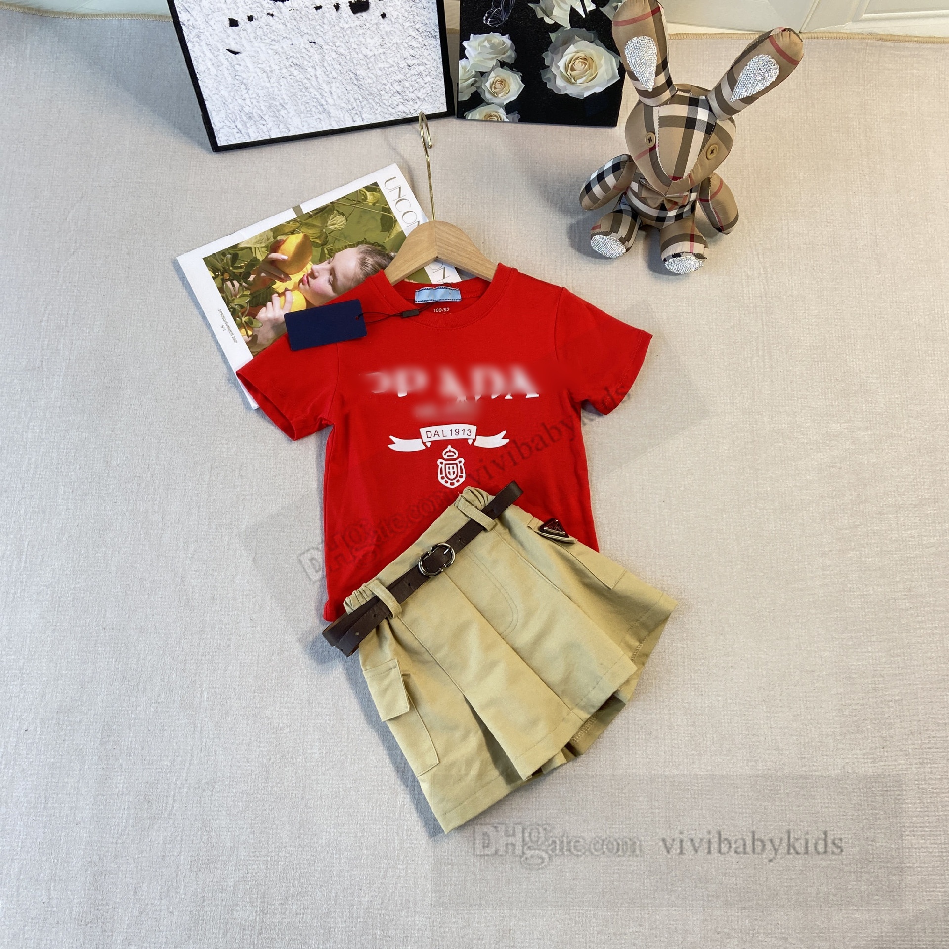 Dzieciowe zestawy ubrań dziewcząt z drukowaniem koszulki z krótkim rękawem Trójkąt Trójkąt etykietowanie ładunków plisowana spódnica Summer dzieci swobodne stroje Z7683