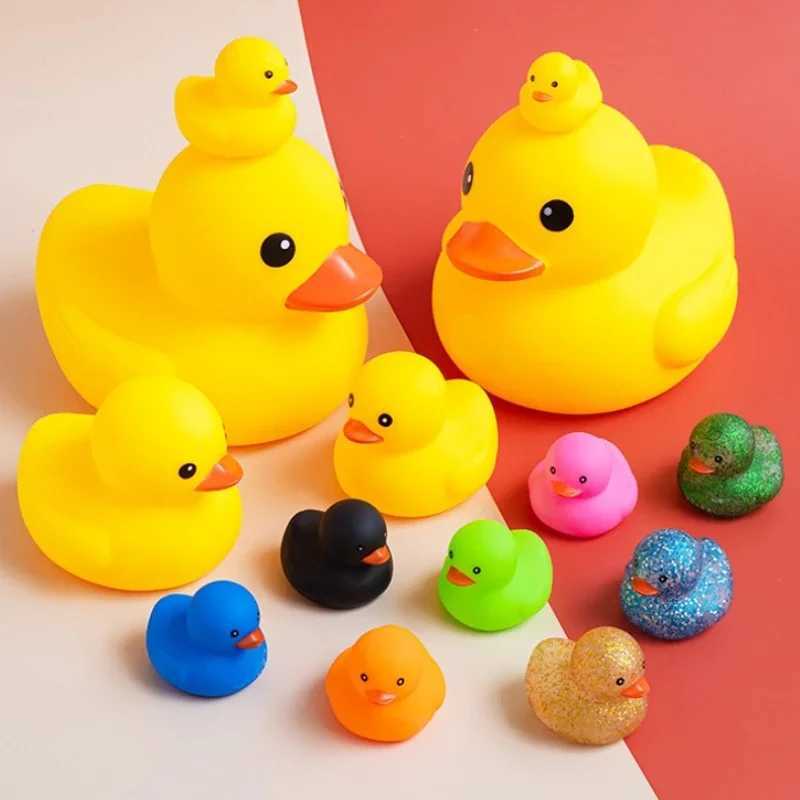 Bath Toys Cute Duck Baby Bath Toys Squeeze Animal Rubber Toy BB Duck Bathing Water Toy Race Squeaky Rubber Yellow Duck Toys for Kids Gifts 240413