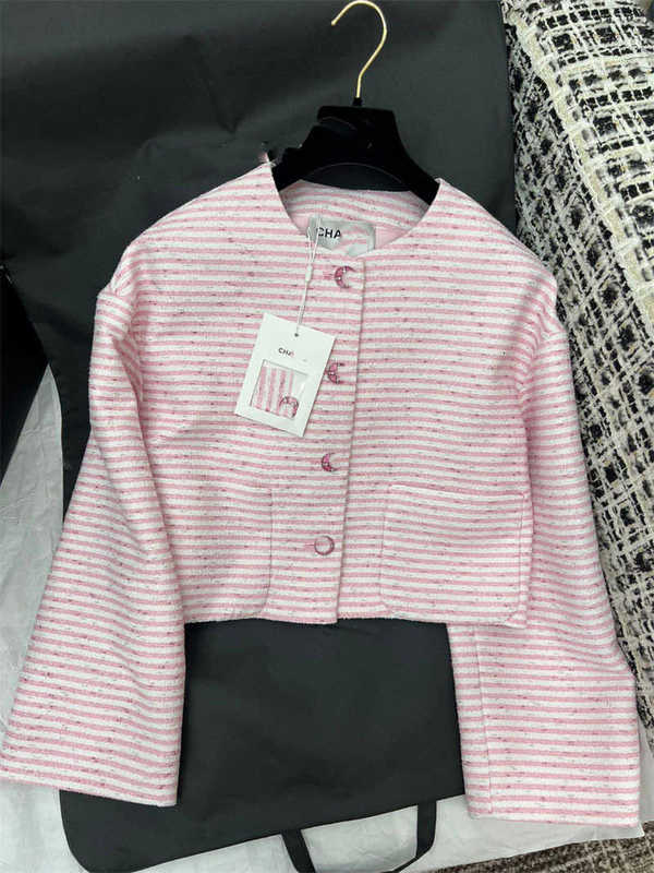 Jackets feminino Designer 2024 No início da primavera novo Nanyou Cha Style Sweet e envelhecimento Reduzindo listra redonda pescoço versátil casaco perfumado curto para mulheres ys6l