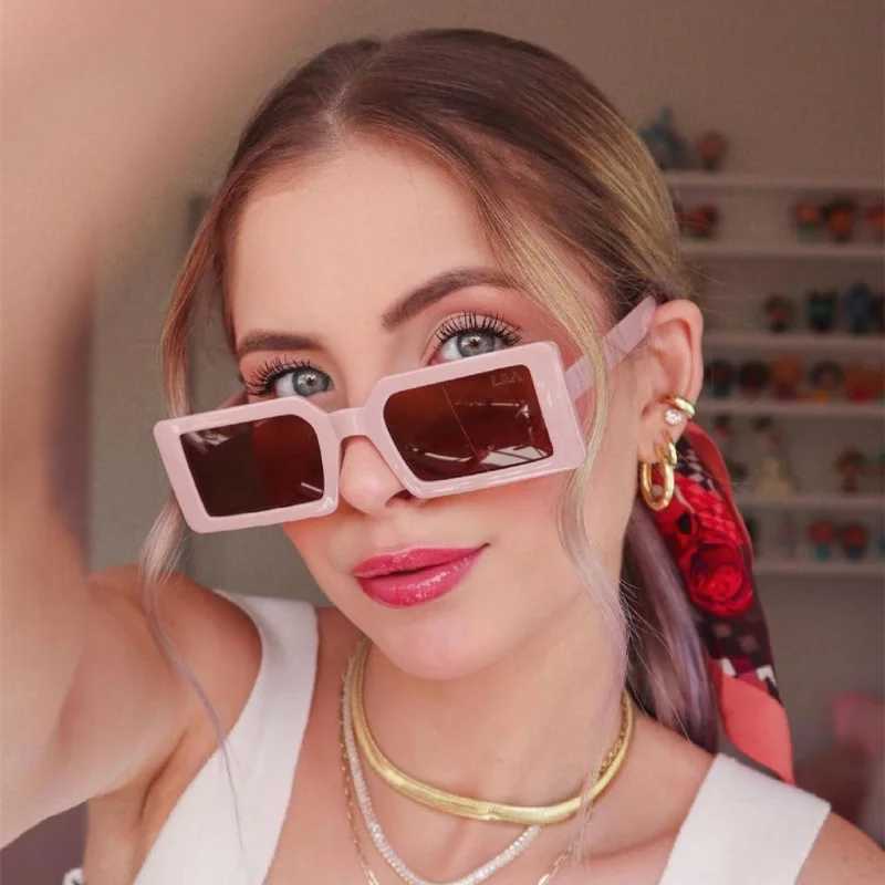 Lunettes de soleil Nouveau petit cadre Rectangle Lunettes de soleil Sunglasses Fashion Fashion Couleur Soleil Vérinons Femmes Summer Eyewear UV400 OCULOS DE SOL 24412