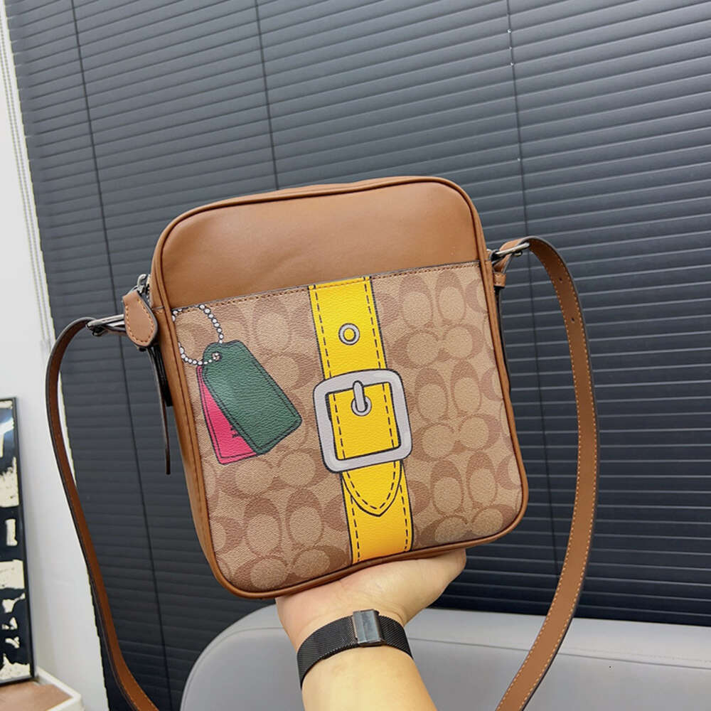 Markenhandtaschen -Designer verkauft Frauenbeutel bei 65% Rabatt Neues Missverständnis Hudson21 Crossbody Bag Coated Pilot